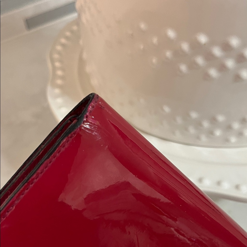 Louis Vuitton Glossy Red Patent Large Wallet with Gold LV Emblem - Picture 3 of 9